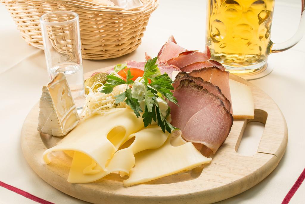 Hotel&restaurant Waldschloss 4*