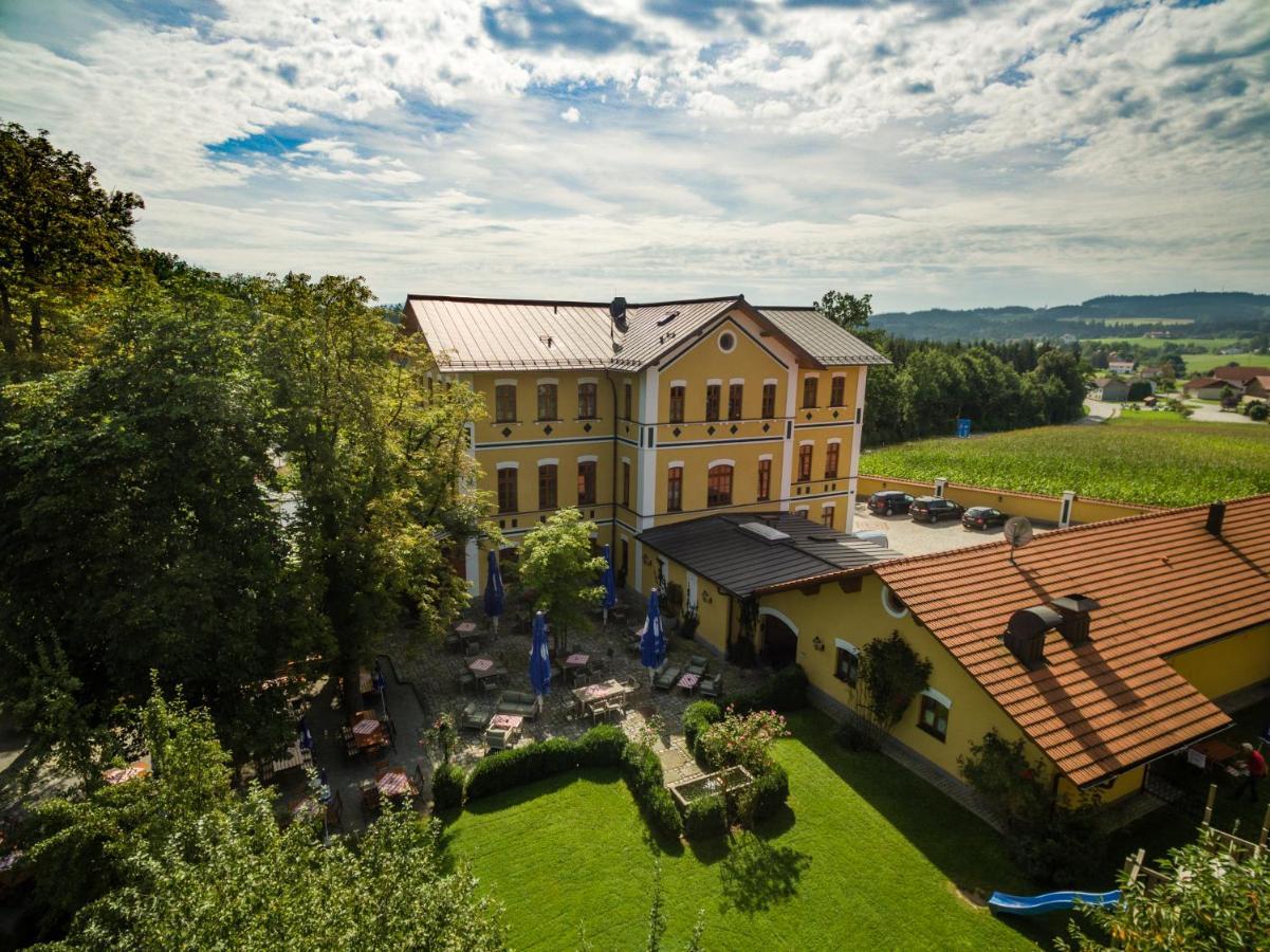 Hotel&restaurant Waldschloss 4*